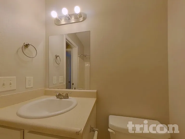 1145 Woodington Cir — Photo 13