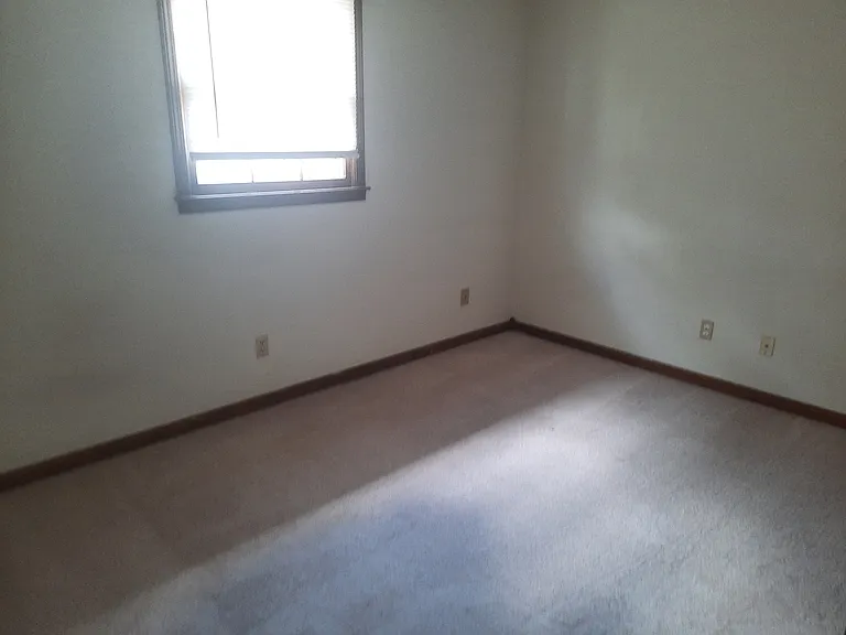 609 W 4th St #1 — Photo 3