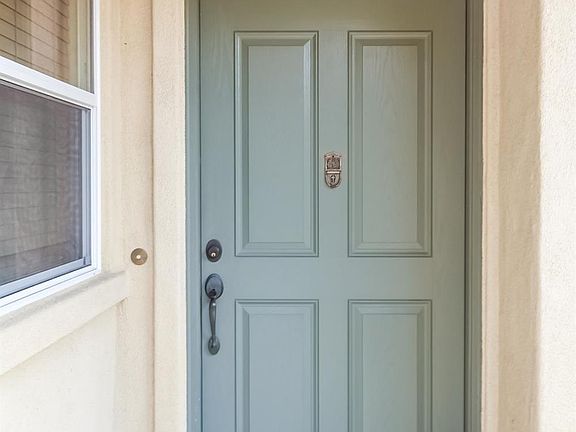 3rd image of 801 W Della Dr