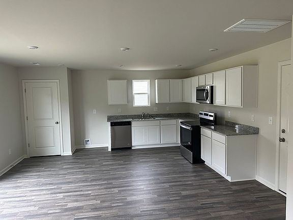 2nd image of 2134 Deerwood Ln