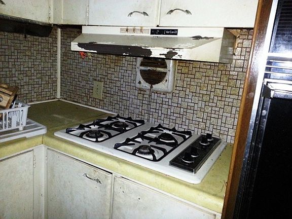 3rd image of 807 Belle Aire St
