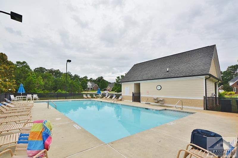 2nd image of 1211 Crabapple Cir