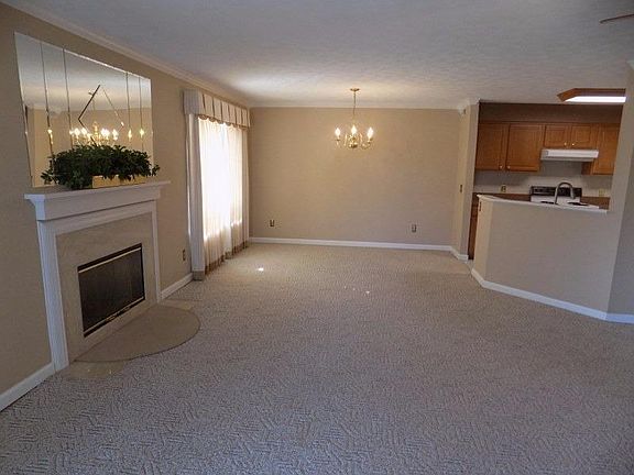 3rd image of 7550-201 Waterford Cir