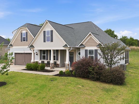 3rd image of 79 Kyndallee Ln