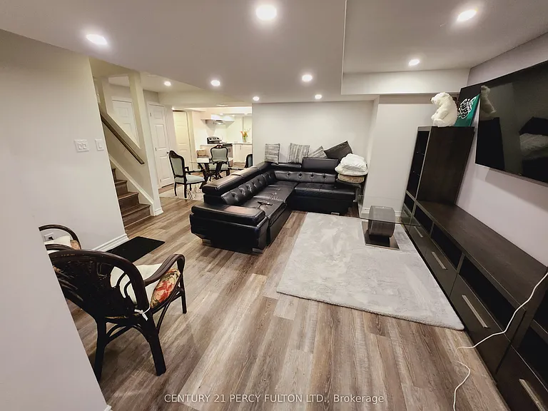 141 Rizal Ave — Photo 3