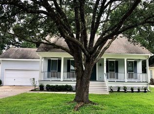 103 Woods Dr, Madisonville, LA 70447