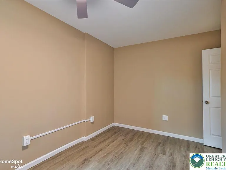 1210 W Turner St #1 — Photo 15