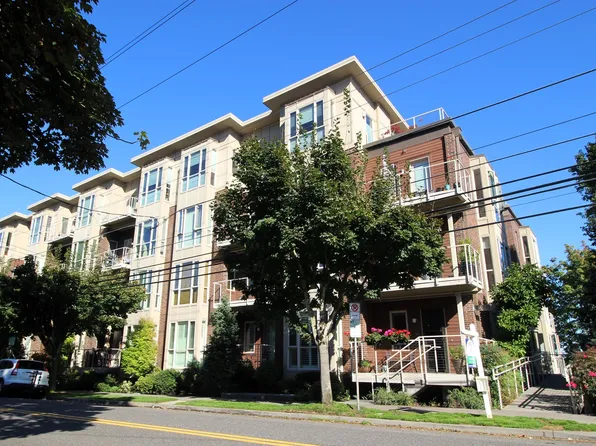 4280 S Corbett Ave Unit 402, Portland, OR 97239