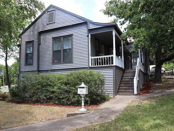 2nd image of 811 N Elm St