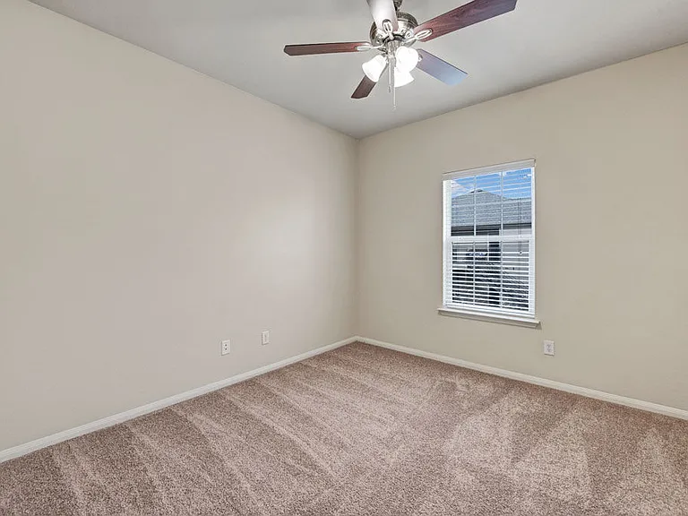 Riviera Apartments — Photo 18