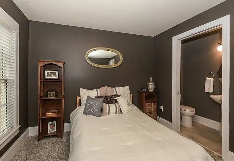 Third bedroom has street access