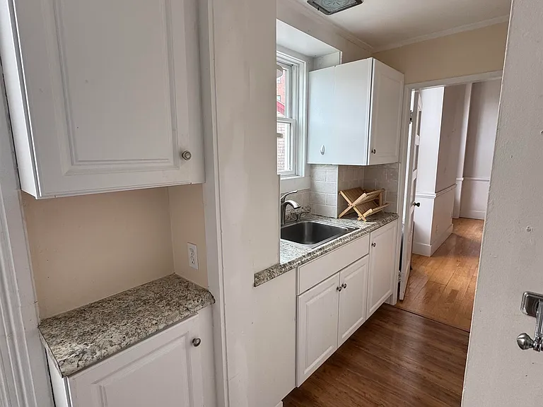 241 Middle St #1 — Photo 5
