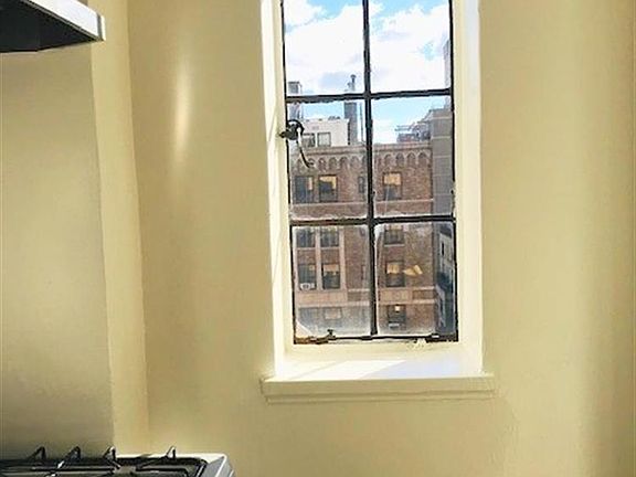5th image of 10 Park Ave #17H