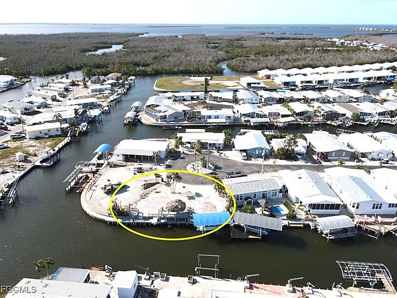 3rd image of 2950 Skipper Ln