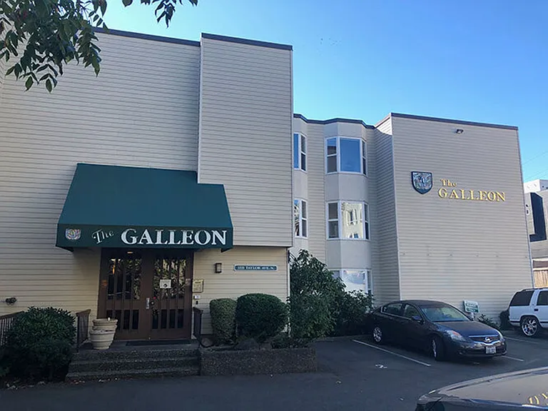 Galleon Apartments — Photo 4