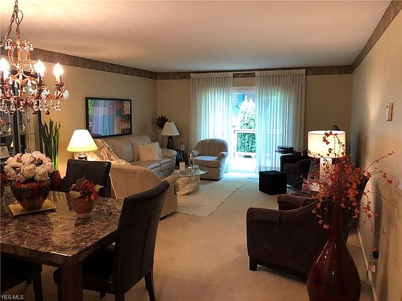 3rd image of 16748 Lake Circle Dr
