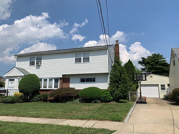 2nd image of 899 Winthrop Dr