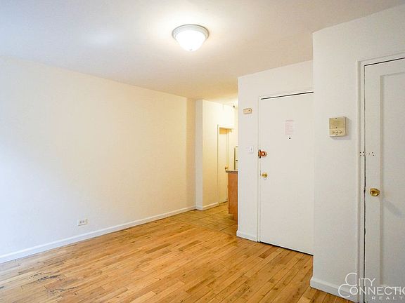 3rd image of 320 W 20th St APT 2
