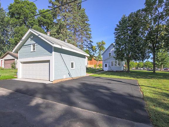 2nd image of 2584 15th Ave E