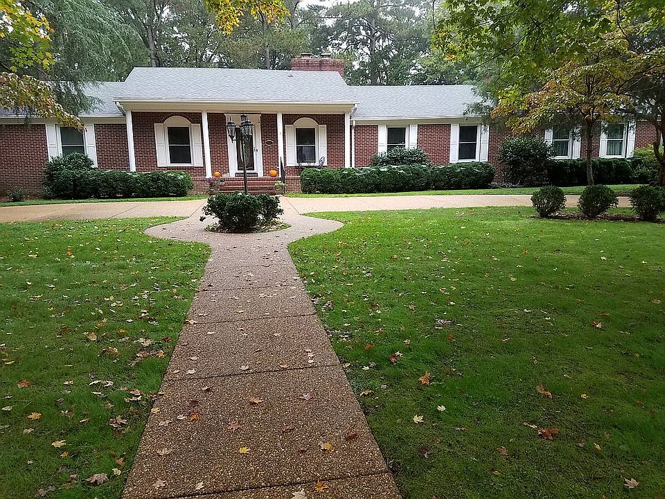 1st image of 300 York Warwick Dr