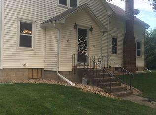 902 3rd St, Grundy Center, IA 50638