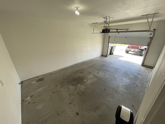 5th image of 154 Sater St #1