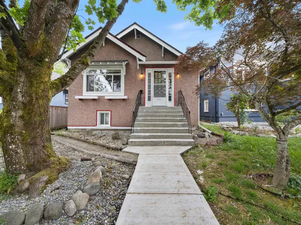 1105 Hamilton St, New Westminster, BC V3M 2M8