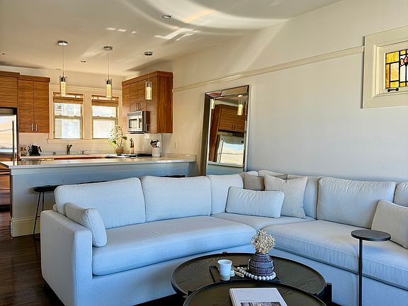 5th image of 2360 Union St APT 3