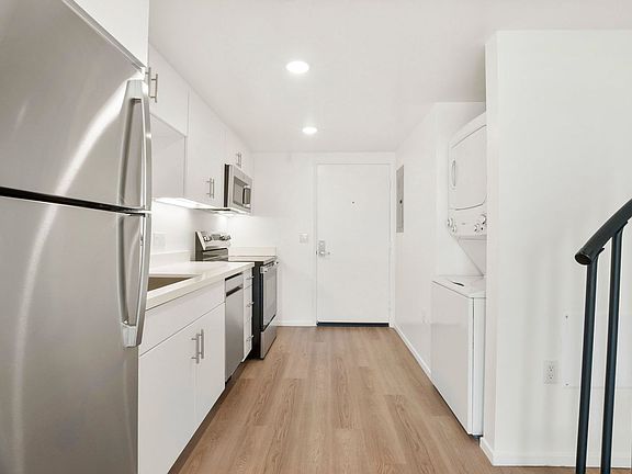 4th image of 2283 Ocean View Blvd #405