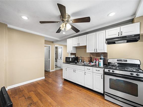 5th image of 8 Thomas Ave