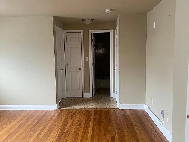 Westport Manor — Photo 17