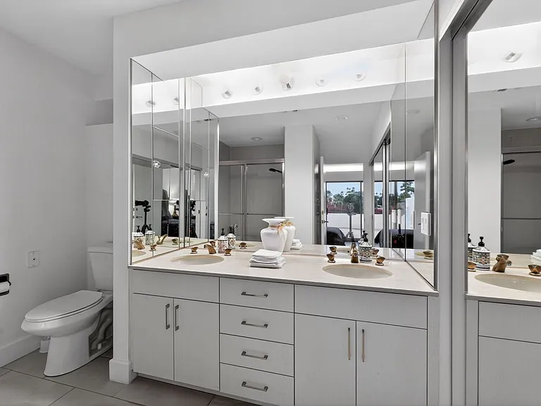 196 Kavenish Dr — Photo 17