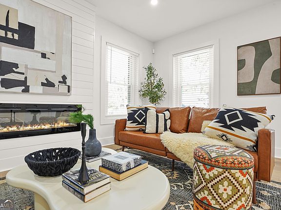 3rd image of 1580 Beecher St SW