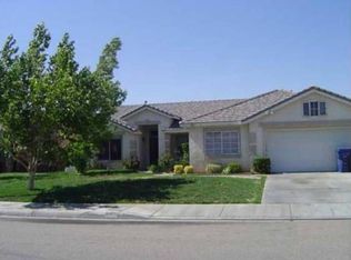 6121 Lighthouse Ln, Palmdale, CA 93552