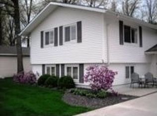 1337 N Lawrence Ave, Taylorville, IL 62568