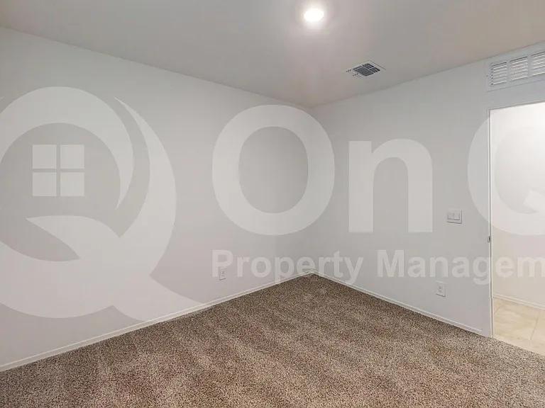 4069 E Market St — Photo 14