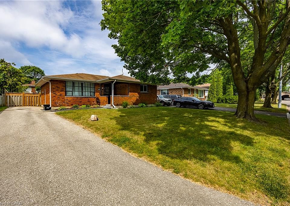 1st image of 53 Miller Cres