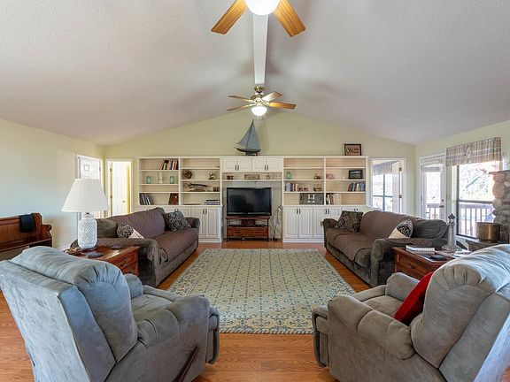 3rd image of 2535 Beach Dr
