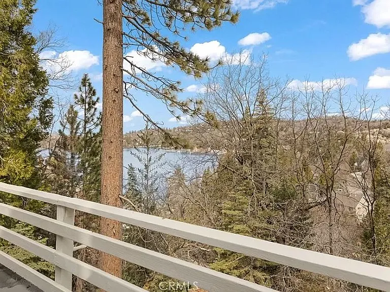 354 Emerald Dr — Photo 5