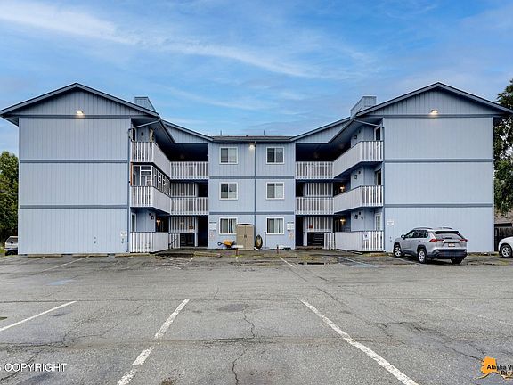 2nd image of 4530 Wright St APT 4