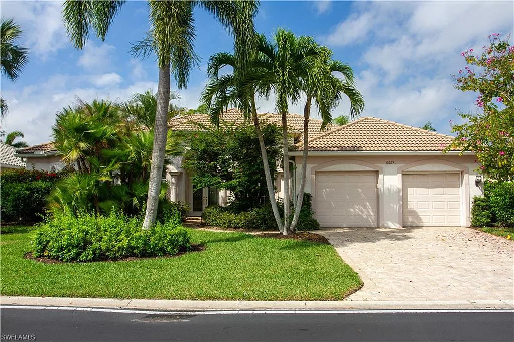 3 bed, 3.0 bath, 2930 sqft, $15,000 — Photo 2