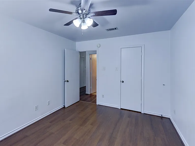 914 Sun Meadow St — Photo 14
