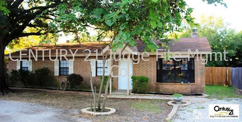 1st image of 311 Oakwood Cir