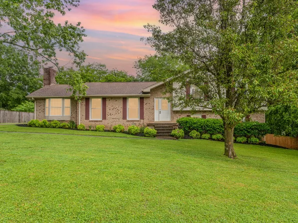 1005 Emily Dr, Goodlettsville, TN 37072