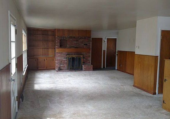 2nd image of 1330 Lewis Ave