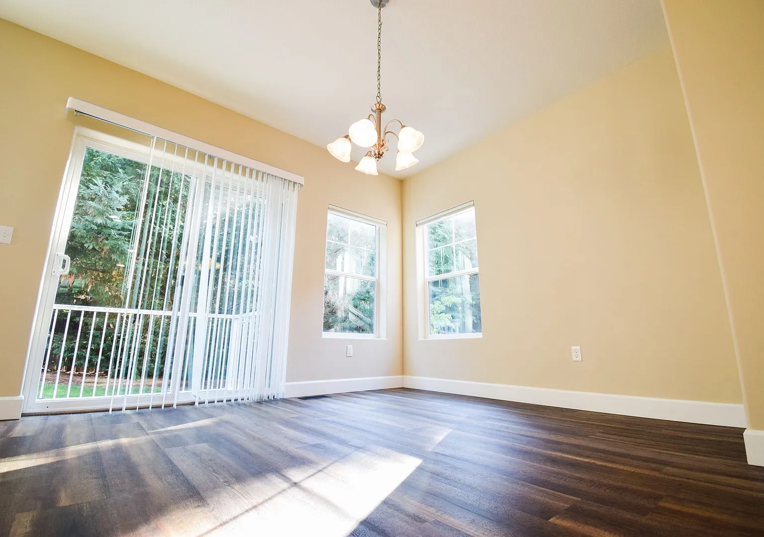Beautiful Condo! Wonderful Neighborhood! — Photo 4