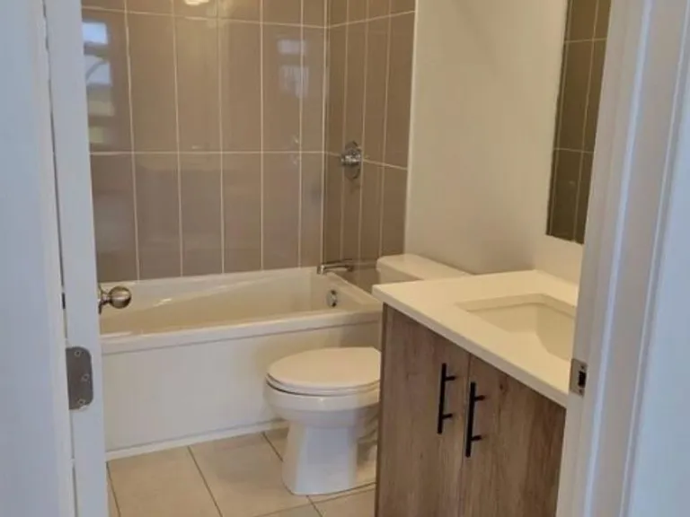 35 G Overberg Way #H — Photo 7