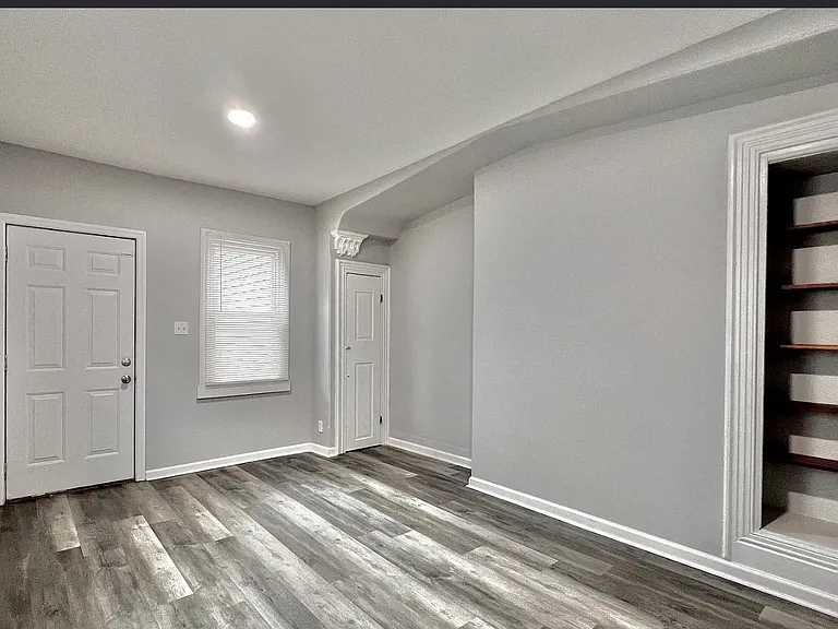 222 S Main St — Photo 2