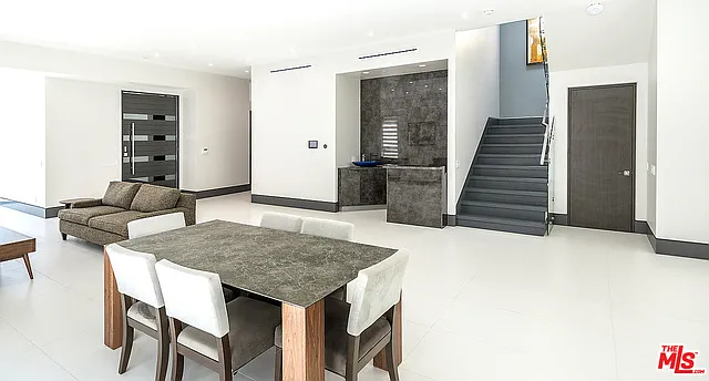 2122 Castle Heights Ave — Photo 15
