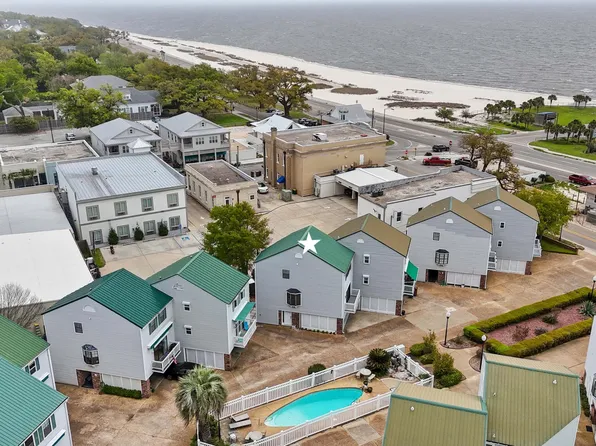 255 E Scenic Dr APT M, Pass Christian, MS 39571